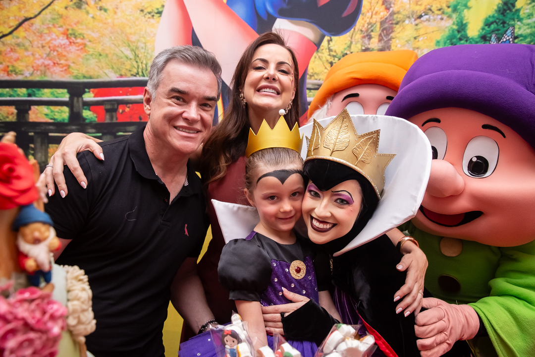 festa de 4 anos aniversário 4 aninhos cobertura fotográfica de festa infantil em BH fotografia de aniversário infantil fotógrafo de festas infantis em Belo Horizonte fotos de aniversário 4 anos niver tema malévola branca de neve