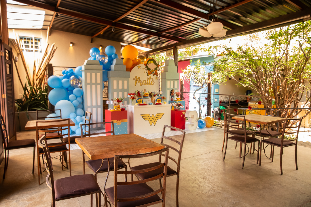 fotógrafo de festa infantil em Belo Horizonte, aniversário infantil 3 anos, festa infantil Mulher Maravilha, fotografia de aniversário infantil, festa infantil ao ar livre, aniversário infantil em Belo Horizonte