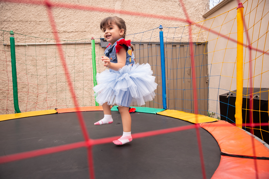 fotógrafo de festa infantil em Belo Horizonte, aniversário infantil 3 anos, festa infantil Mulher Maravilha, fotografia de aniversário infantil, festa infantil ao ar livre, aniversário infantil em Belo Horizonte