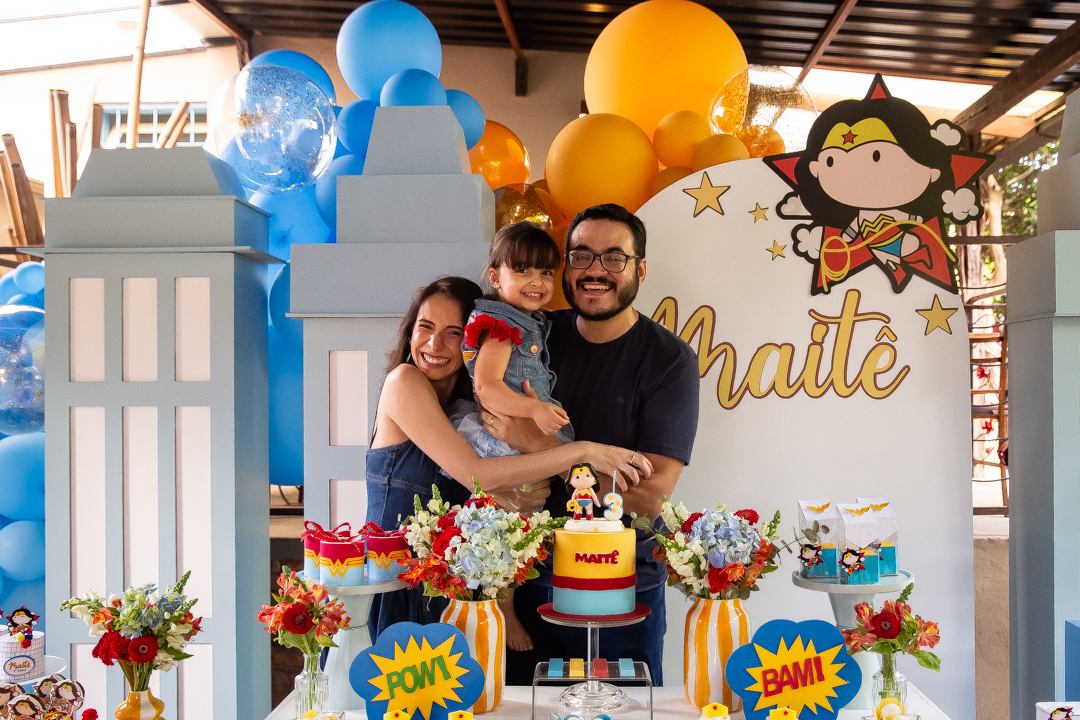 fotógrafo de festa infantil em Belo Horizonte, aniversário infantil 3 anos, festa infantil Mulher Maravilha, fotografia de aniversário infantil, festa infantil ao ar livre, aniversário infantil em Belo Horizonte