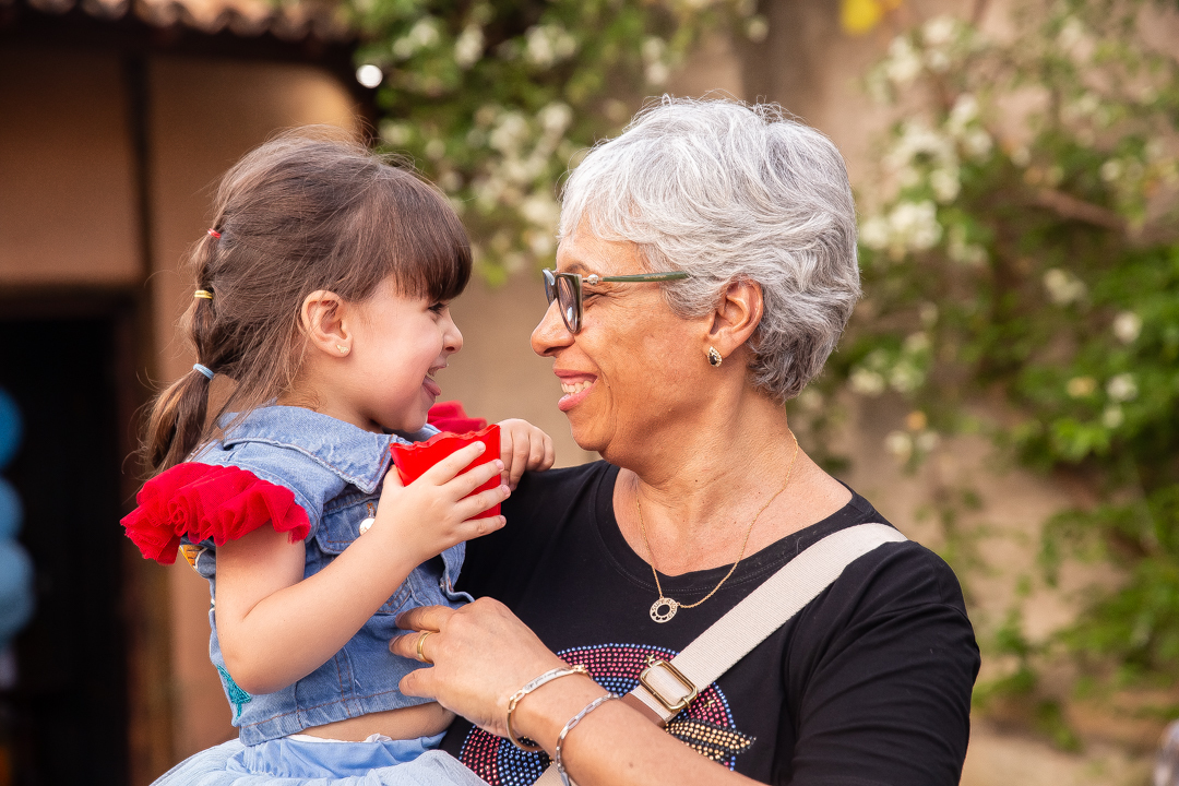 fotógrafo de festa infantil em Belo Horizonte, aniversário infantil 3 anos, festa infantil Mulher Maravilha, fotografia de aniversário infantil, festa infantil ao ar livre, aniversário infantil em Belo Horizonte
