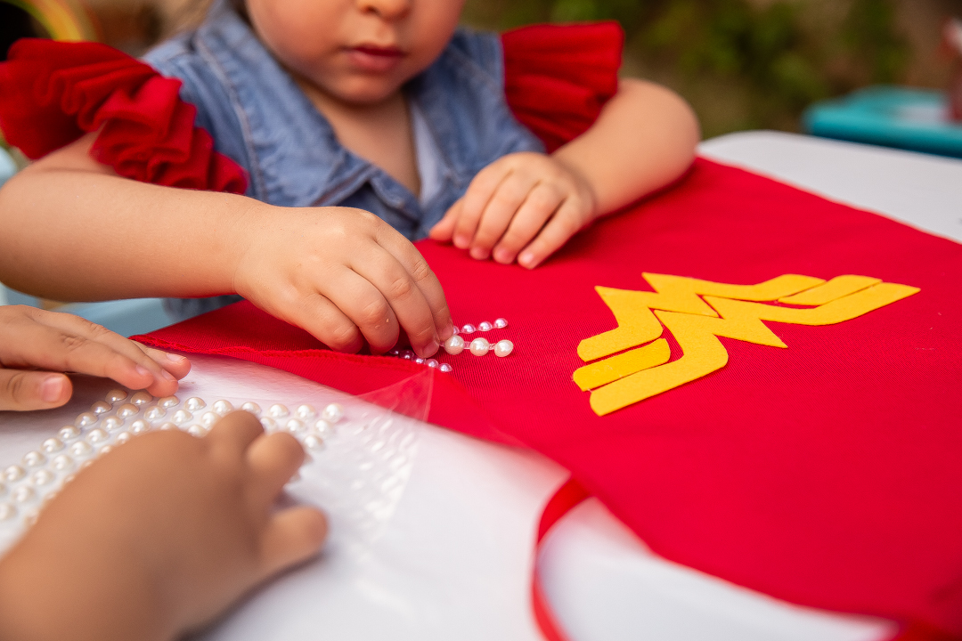 fotógrafo de festa infantil em Belo Horizonte, aniversário infantil 3 anos, festa infantil Mulher Maravilha, fotografia de aniversário infantil, festa infantil ao ar livre, aniversário infantil em Belo Horizonte