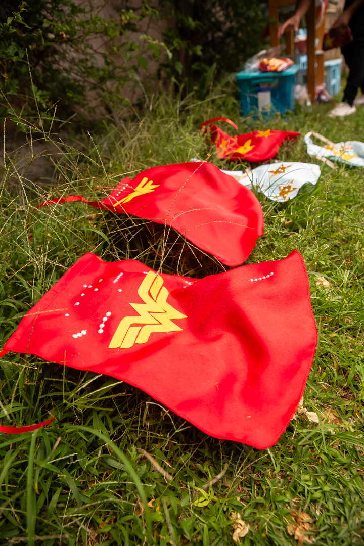 fotógrafo de festa infantil em Belo Horizonte, aniversário infantil 3 anos, festa infantil Mulher Maravilha, fotografia de aniversário infantil, festa infantil ao ar livre, aniversário infantil em Belo Horizonte