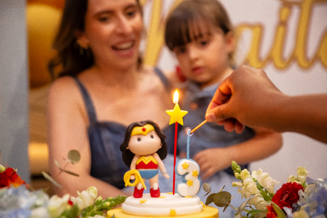 fotógrafo de festa infantil em Belo Horizonte, aniversário infantil 3 anos, festa infantil Mulher Maravilha, fotografia de aniversário infantil, festa infantil ao ar livre, aniversário infantil em Belo Horizonte