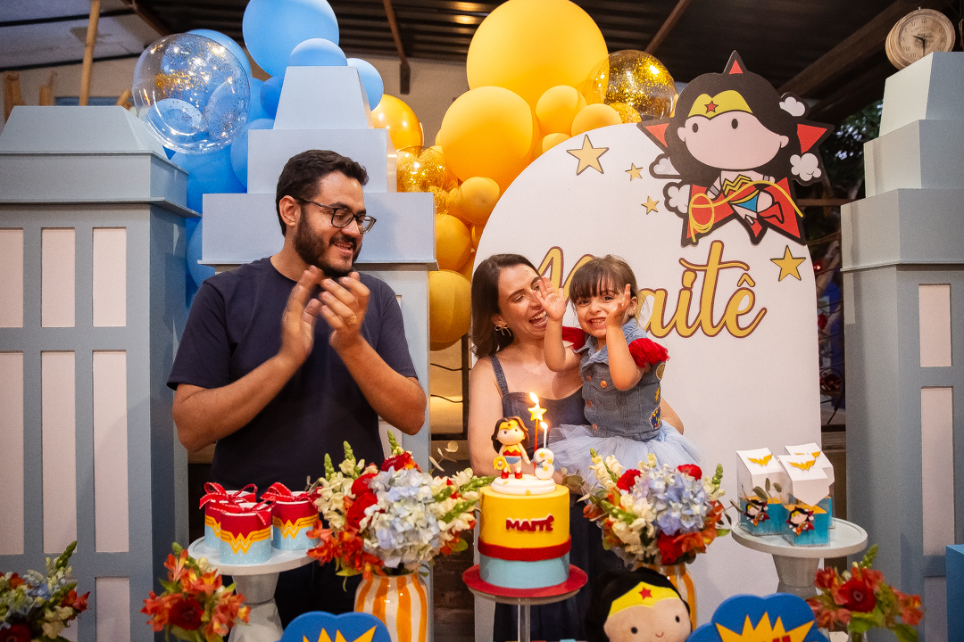 fotógrafo de festa infantil em Belo Horizonte, aniversário infantil 3 anos, festa infantil Mulher Maravilha, fotografia de aniversário infantil, festa infantil ao ar livre, aniversário infantil em Belo Horizonte