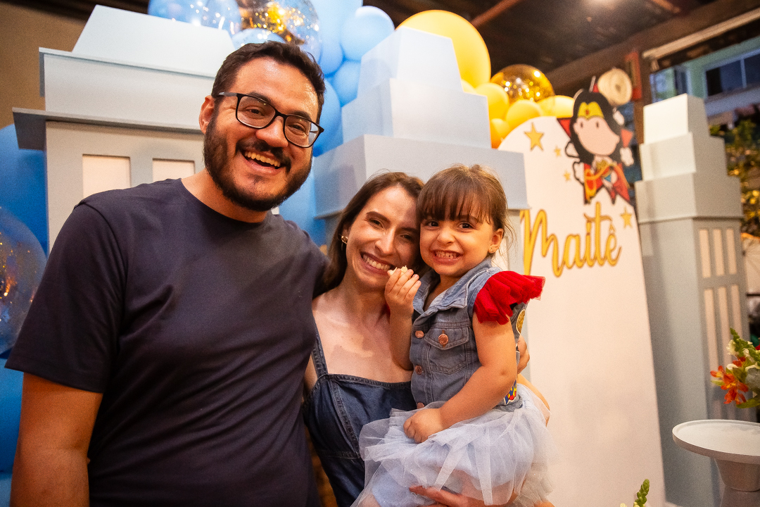 fotógrafo de festa infantil em Belo Horizonte, aniversário infantil 3 anos, festa infantil Mulher Maravilha, fotografia de aniversário infantil, festa infantil ao ar livre, aniversário infantil em Belo Horizonte