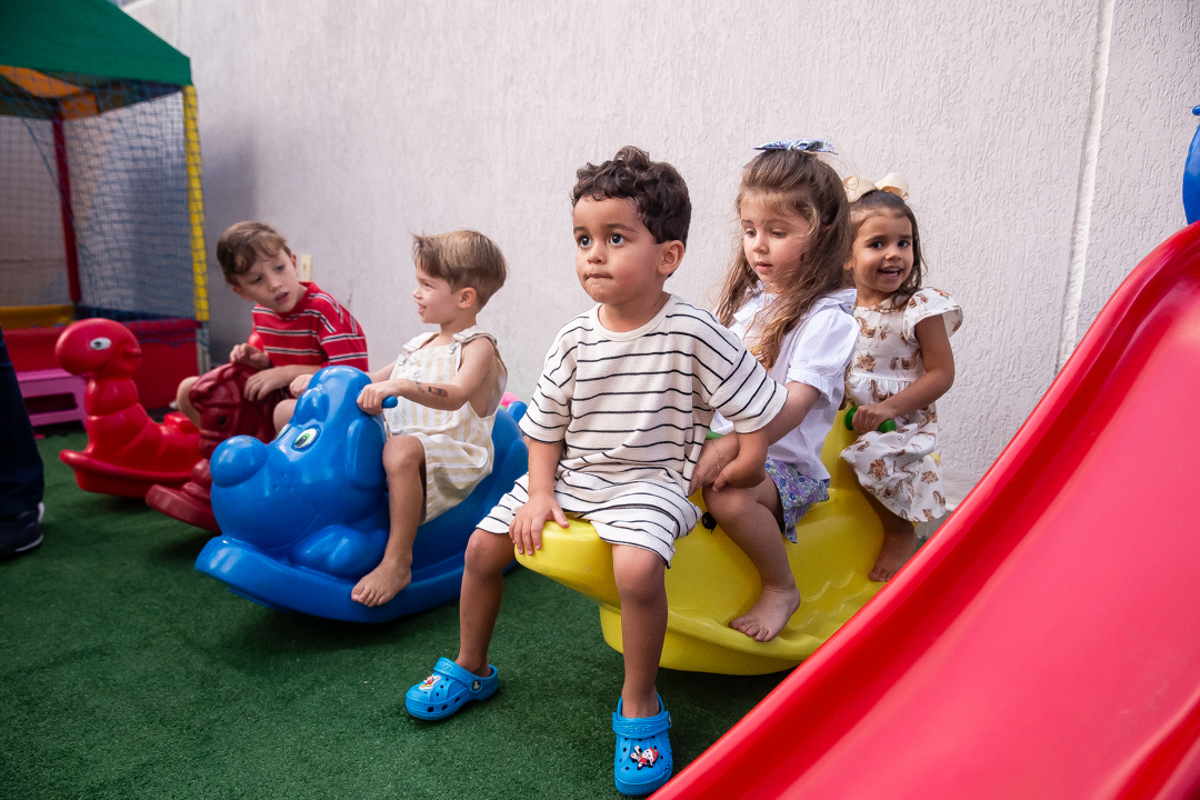 Aniversário infantil de 3 anos, festa Bosque Encantado, decoração Bosque Encantado, fotografia de aniversário infantil, cobertura fotográfica infantil, fotógrafo de festa infantil em Belo Horizonte, fotografia infantil BH, festa infantil temática