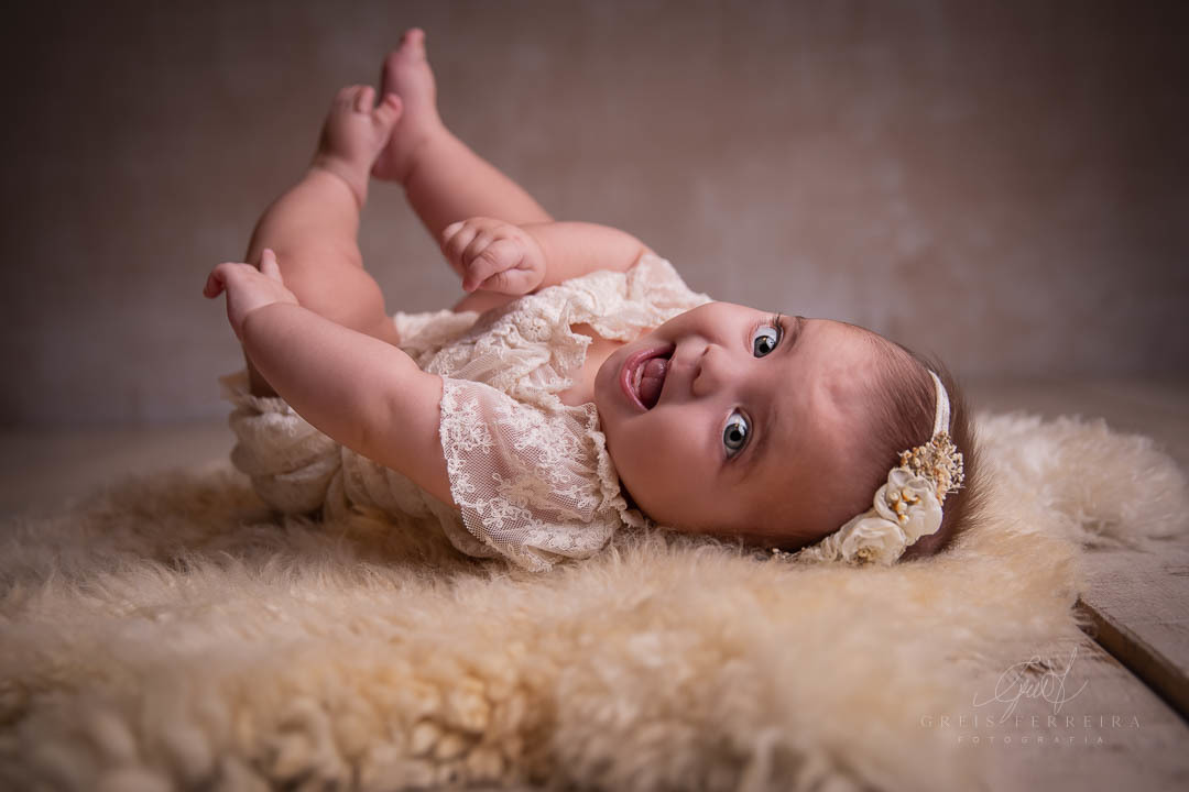 Rafaela e Antonela, gêmeas de 6 meses - Ensaio de bebês gêmeos