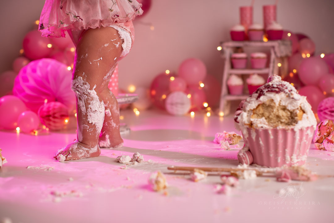 smash the cake confeiteira ensaio de aniversario de 
bebe menina de 1 ano