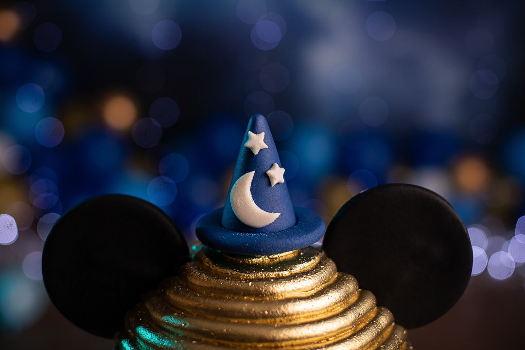 Smash the cake mickey ensaio de bebe com bolo big cupcake com topo de chapeu de feiticeiro com orelhas do mickey 