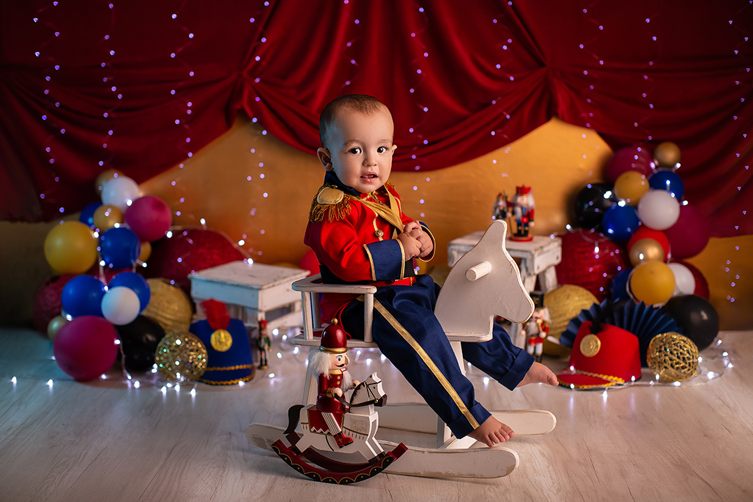 smash the cake soldadinho de chumbo ensaio de bebe de 1 ano de menino