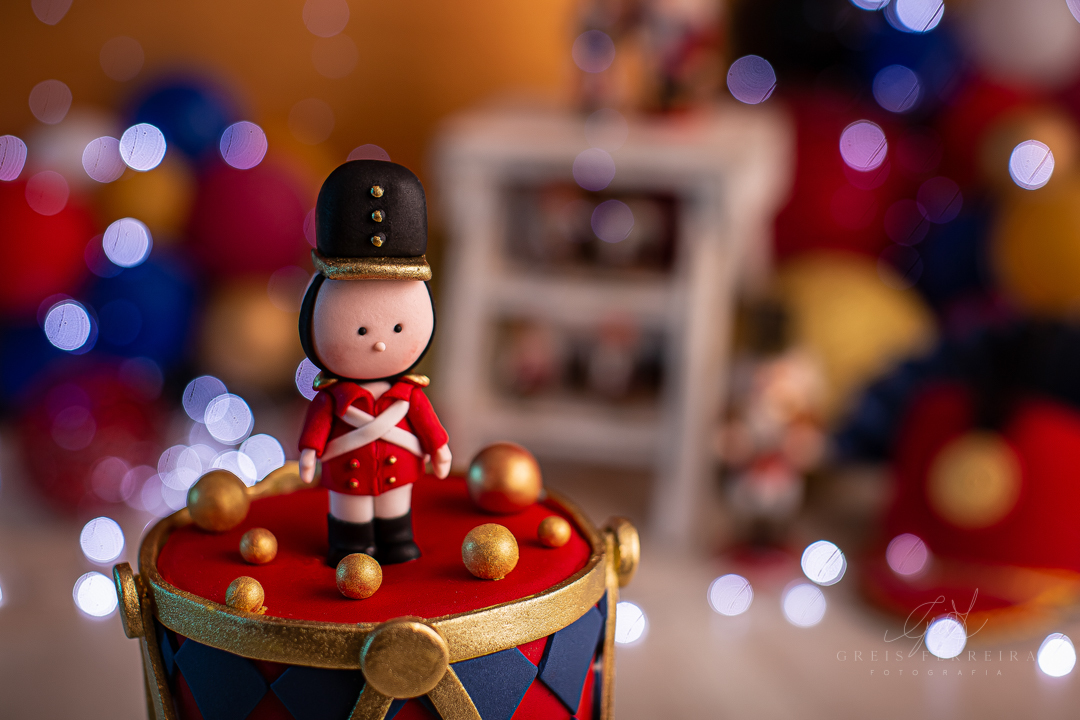 smash the cake soldadinho de chumbo ensaio de bebe de 1 ano de menino