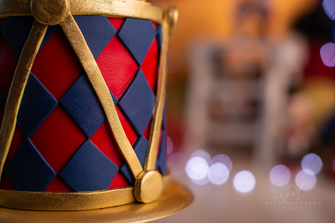 smash the cake soldadinho de chumbo ensaio de bebe de 1 ano de menino