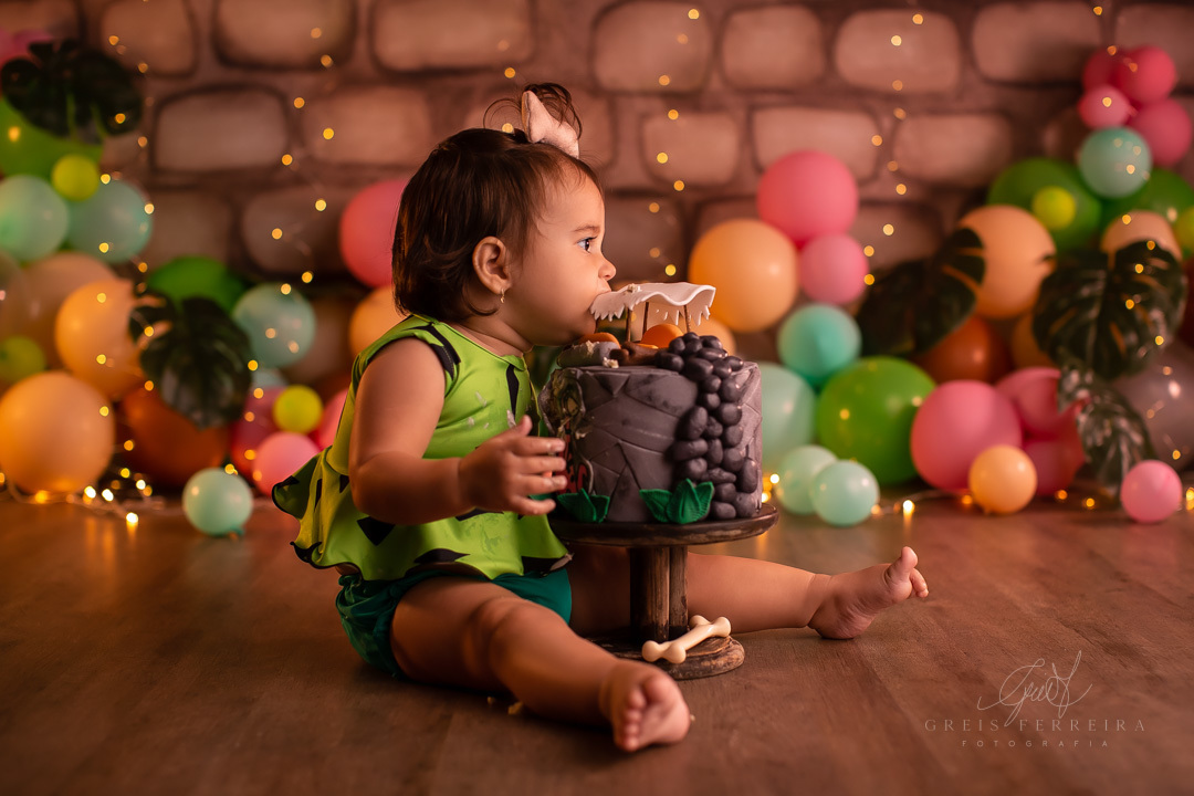 smash the cake da pedrita flintstones ensaio de aniversario de bebe de 1 ano