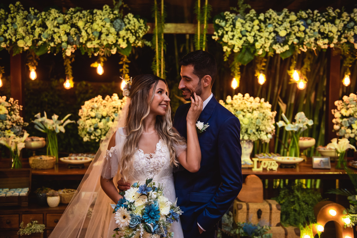 fotos na mesa do bolo