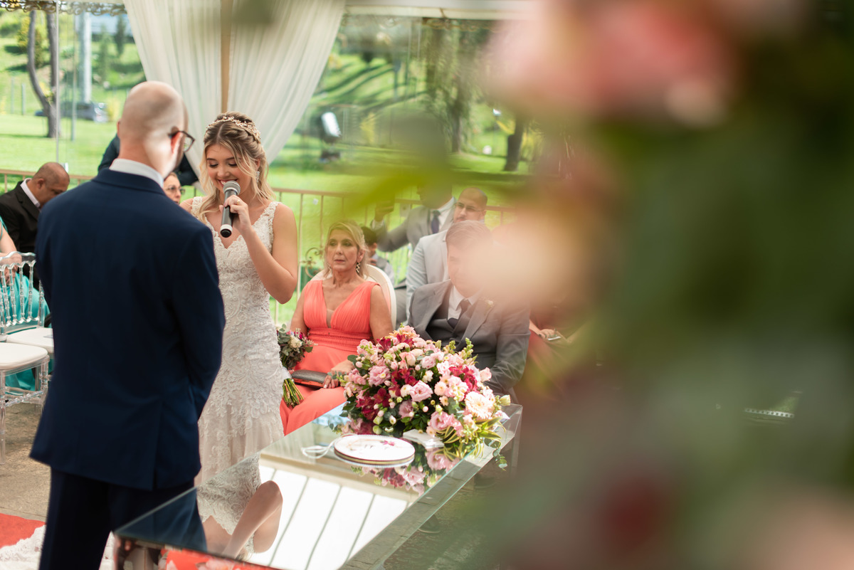 cerimonia de casamento de dia -
celebrante de casamento no castelo de itaipava