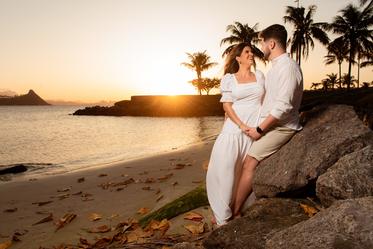 ensaio de casal por do sol niteroi - ensaio prewedding rio de janeiro - ensaio de casal praia de sao francisco