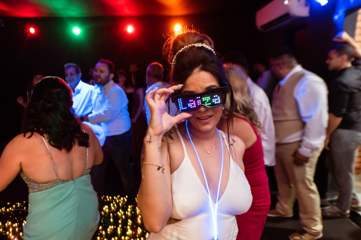 oculos de casamento | oculos para casamento | casamento animado | noiva na pista de danca