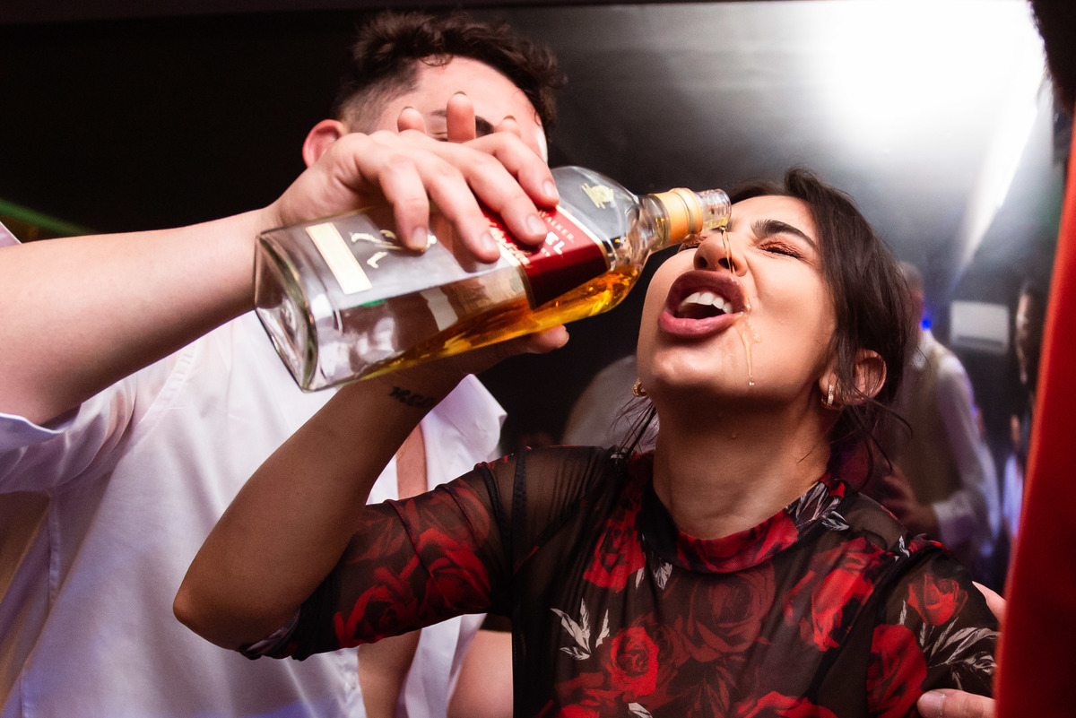shot de tequila casamento | anao tequileiro | pista de danca de casamento | fotografia de casamento espontanea | fotografo de casamento rio de janeiro 