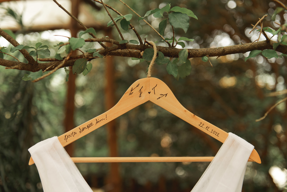  dia de noiva Jardim Magarça | cabide de noiva rio de janeiro | fotografia de casamento rj | venstido de noiva