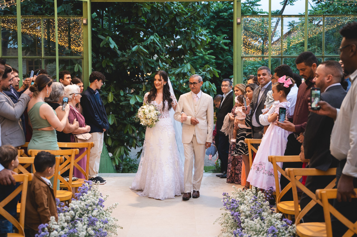 entrada da noiva casamento na serra