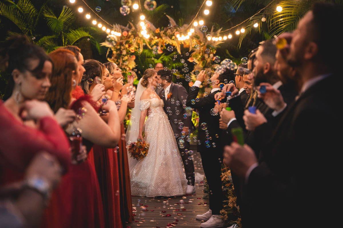 saida dos noivos bola de sabao | saida dos noivos inspiração