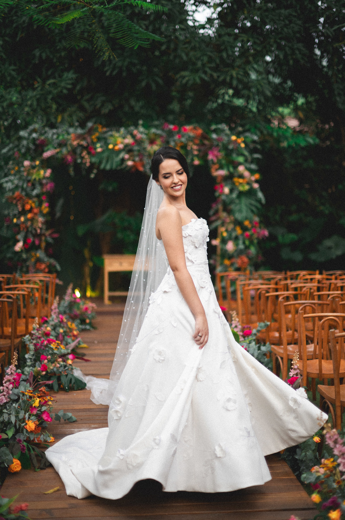 vestido de noivo para casamento no jardim