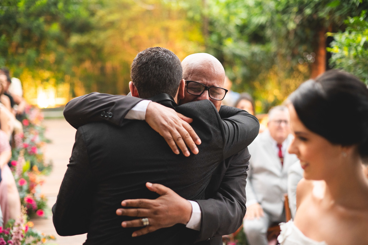 entrada das alianças com os avós | fotografia de casamento sitio rj