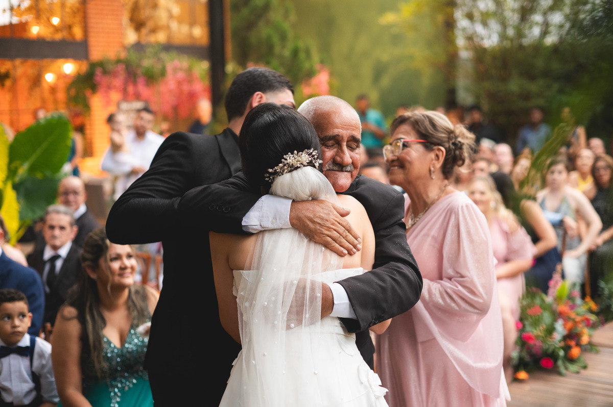 entrada das alianças com os avós | fotografia de casamento rj