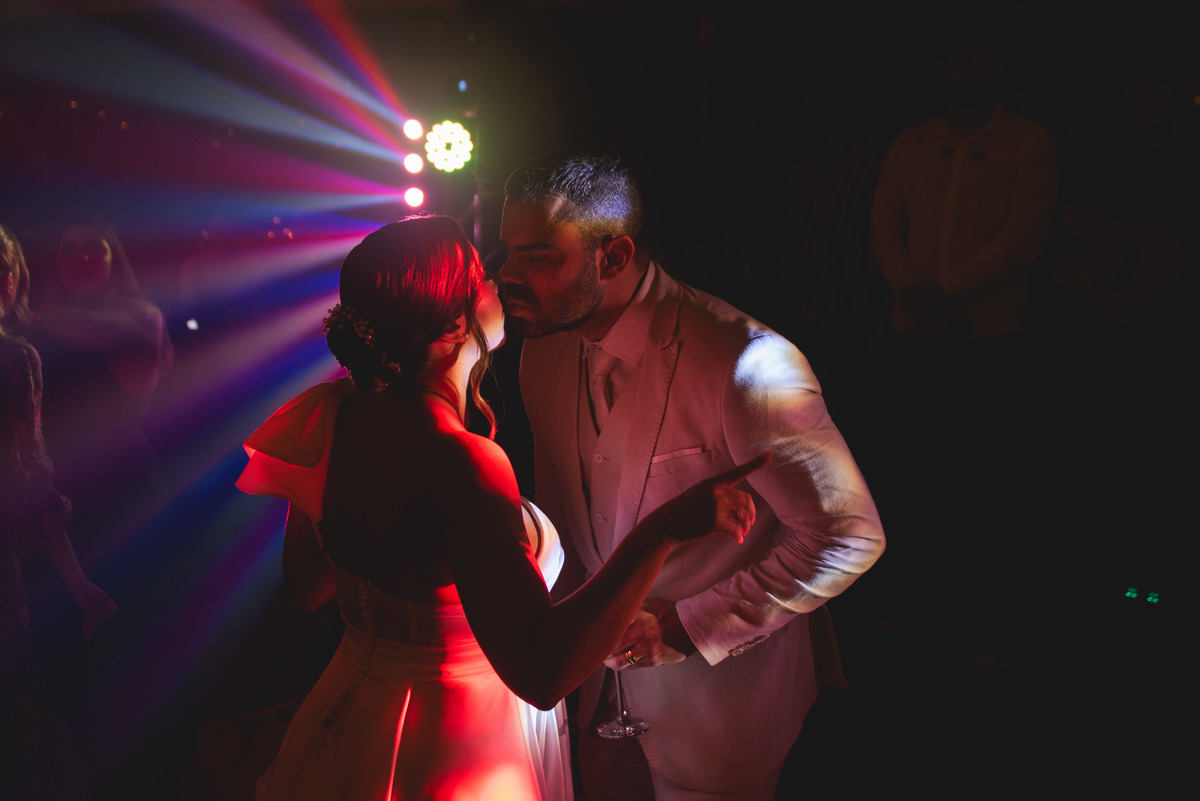 Fotografia de pista de dança de casamento animada zefiro eventos