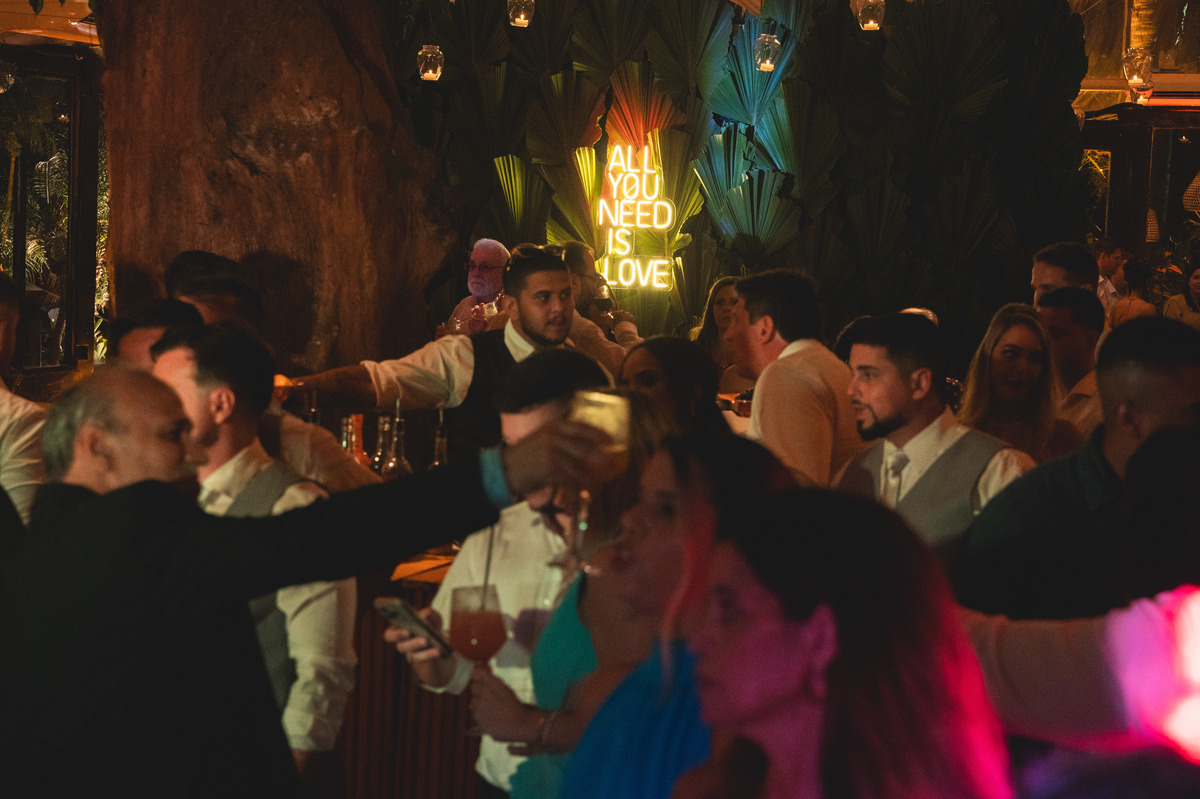 Fotografia de pista de dança de casamento animada zefiro eventos