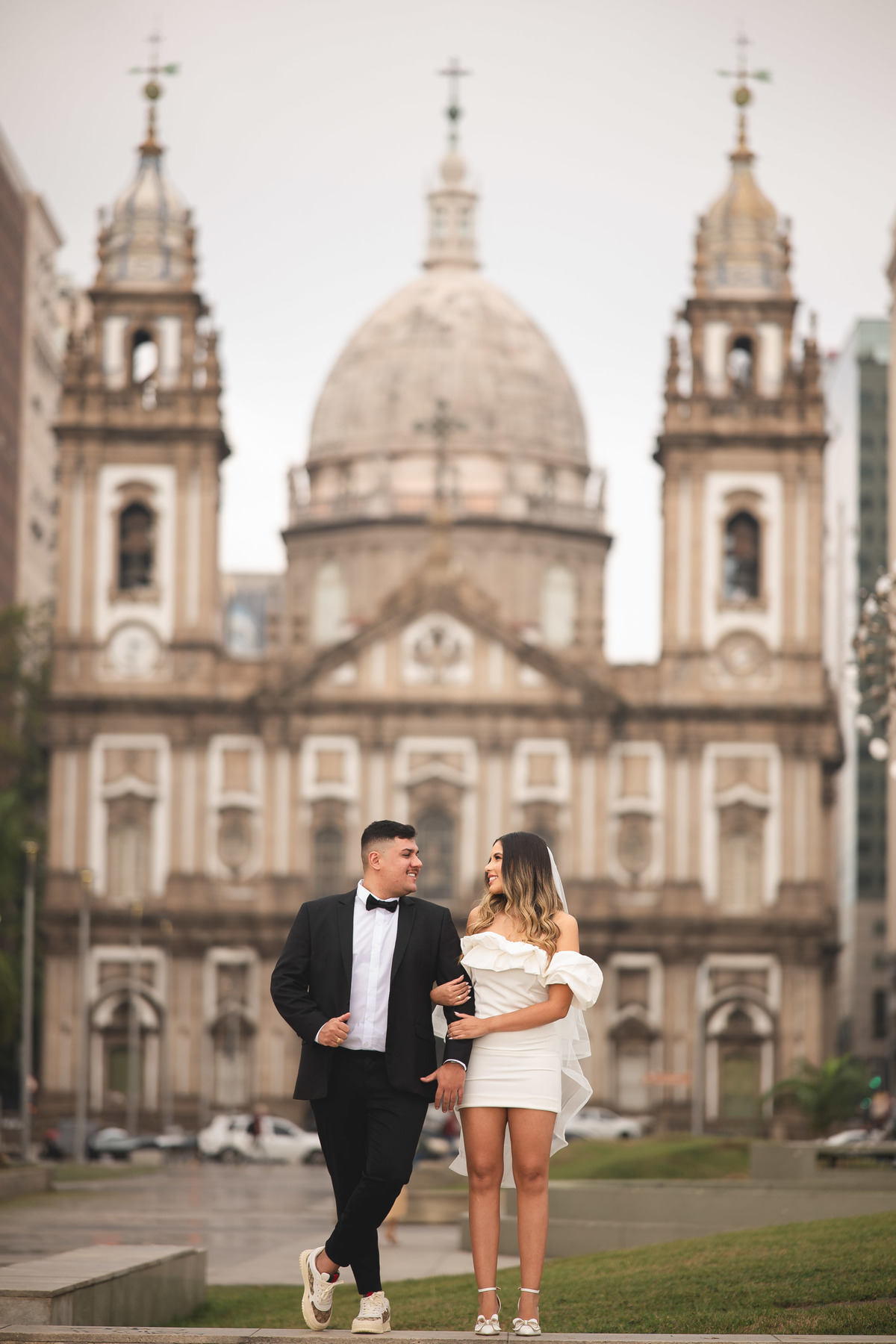 Ensaio pré-wedding urbano centro do Rio de Janeiro igreja da candelária 