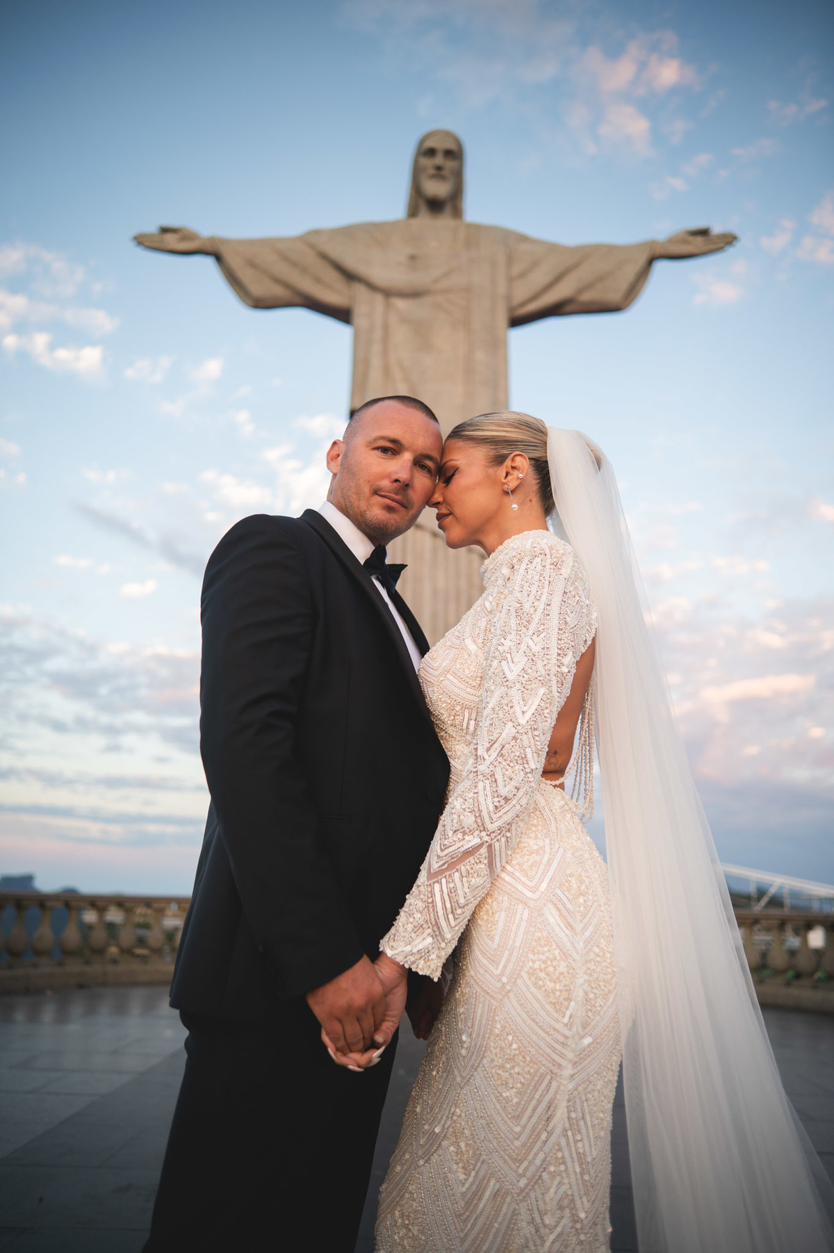 bride and goom in destanation wedding christ the redeemer