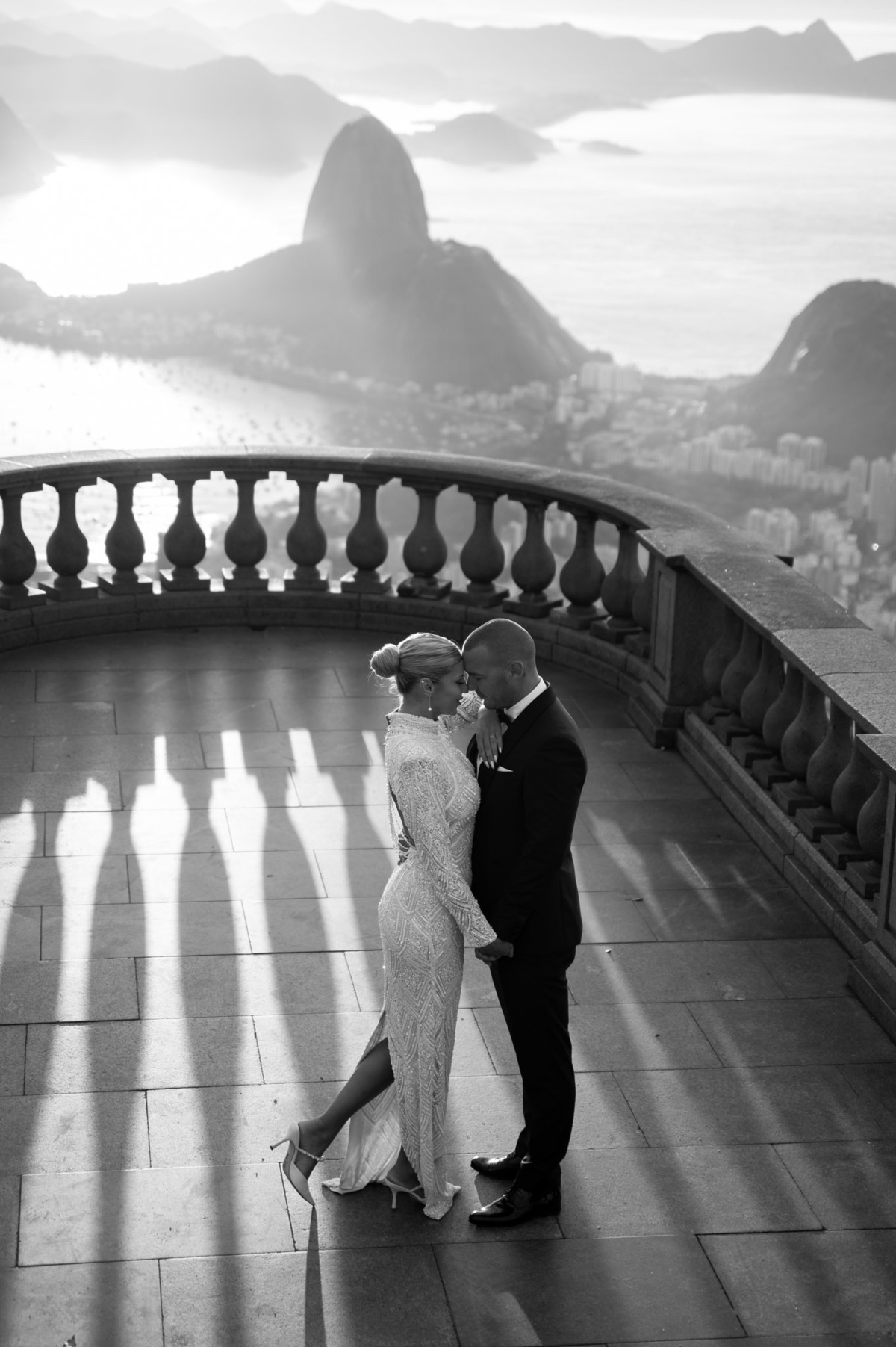 wedding photographer christ of the redeemer rio de janeiro