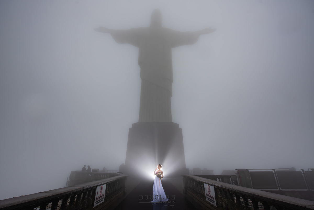 noiva cristo redentor casamento de dia |noivos cristo redentor destination wedding alok | casamento no cristo | fotografia de casamento no cristo | casamento rj | destination wedding rj | nascer do sol