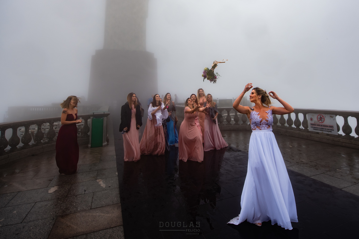 noivos cristo redentor destination wedding alok | casamento no cristo | fotografia de casamento no cristo | casamento rj | destination wedding rj | buque