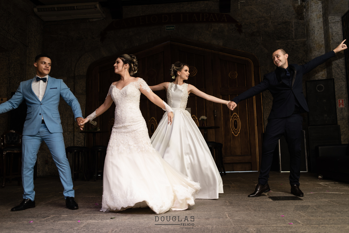 Casamento Castelo de itaipava  - petropolis RJ - Douglas Felicio fotografia
casamento a ceu aberto - abertura de pista - dança dos noivos