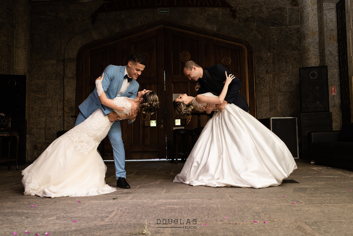Casamento Castelo de itaipava  - petropolis RJ - Douglas Felicio fotografia
casamento a ceu aberto - abertura de pista - dança dos noivos