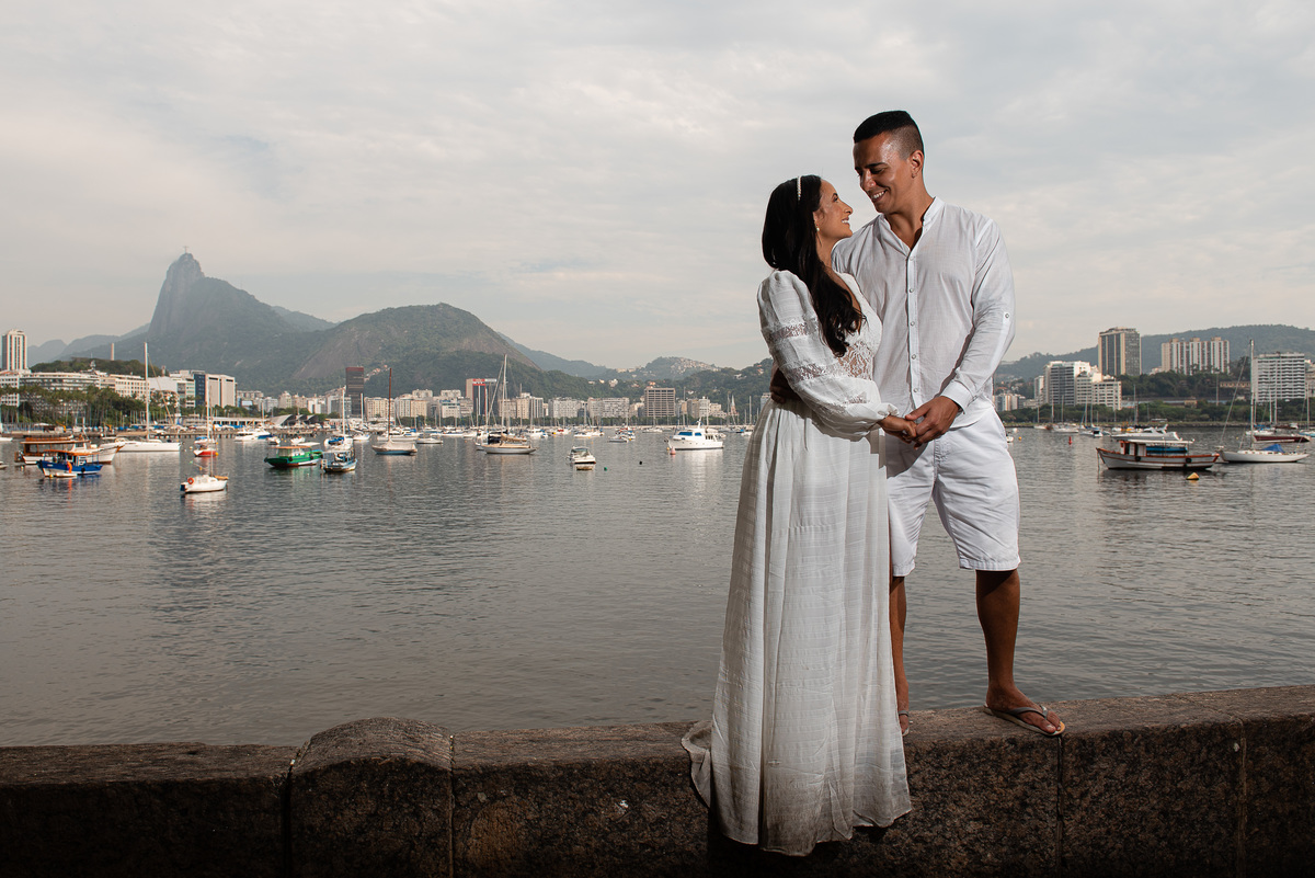Ensaio de casal mureta da urca, Rio de Janeiro RJ - nascer do sol