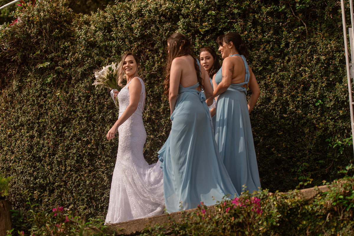 madrinhas da noiva no campo