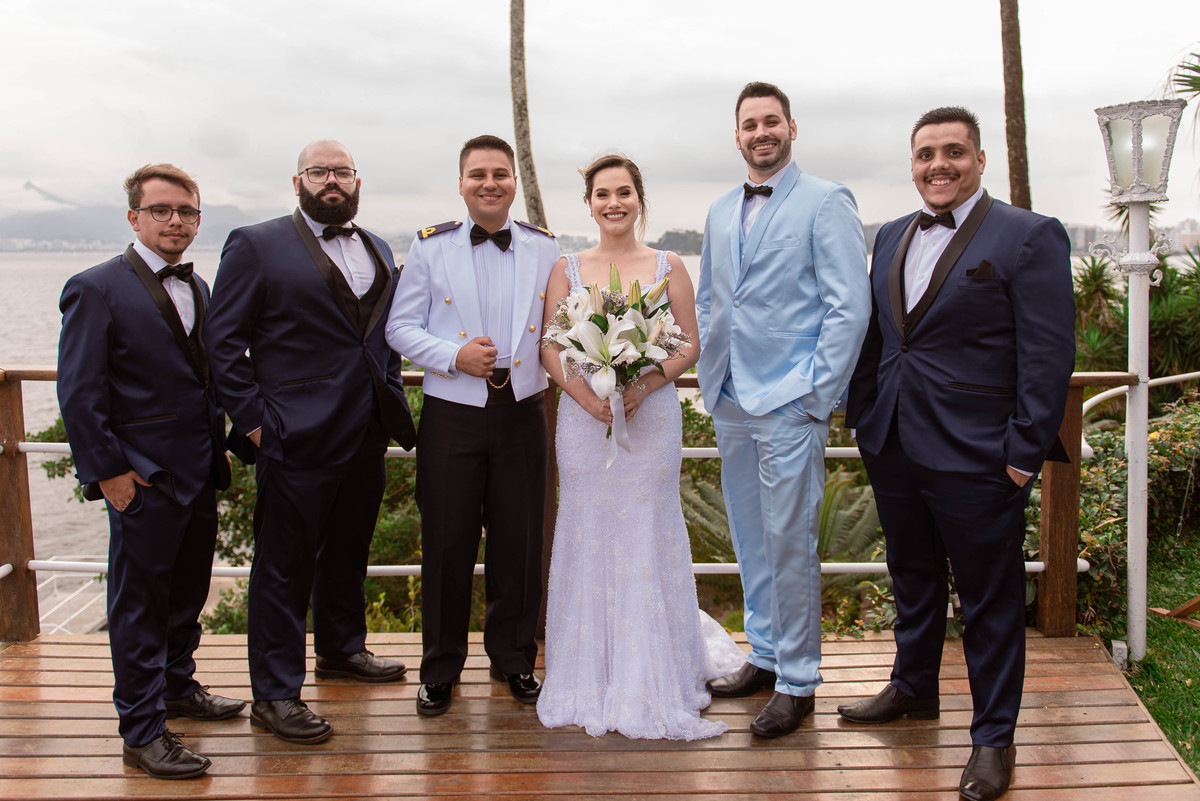 padrinhos e noivos prontos