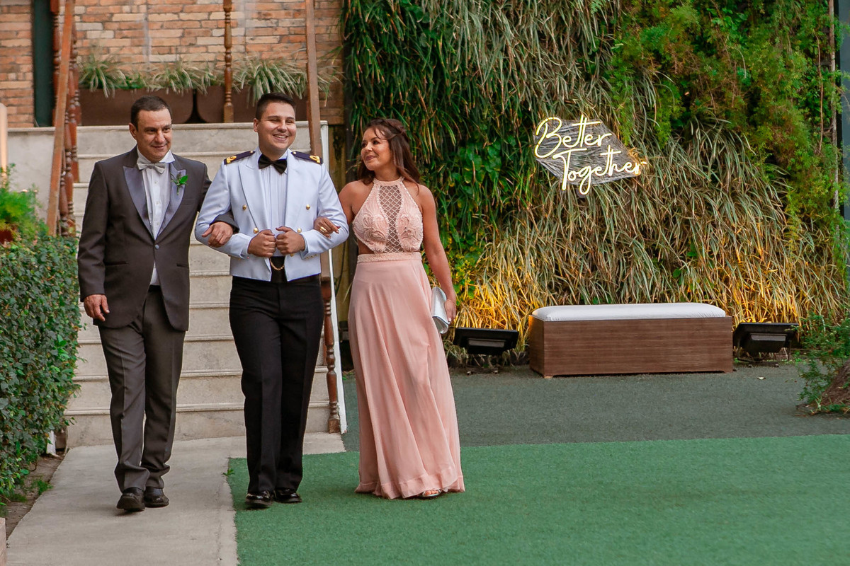 entrada do noivo militar