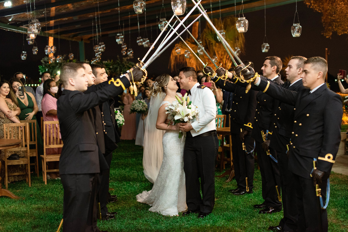 teto de aço casamento militar