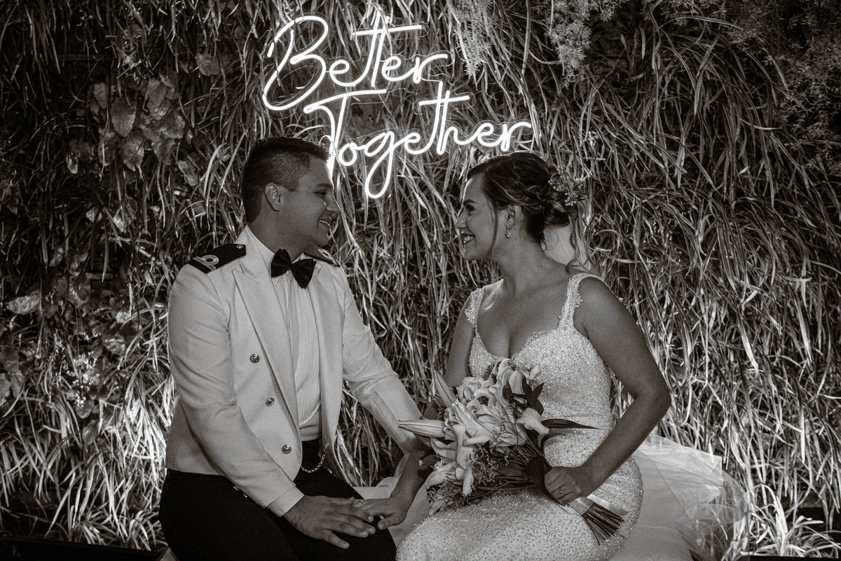 letreito  better togetherneon