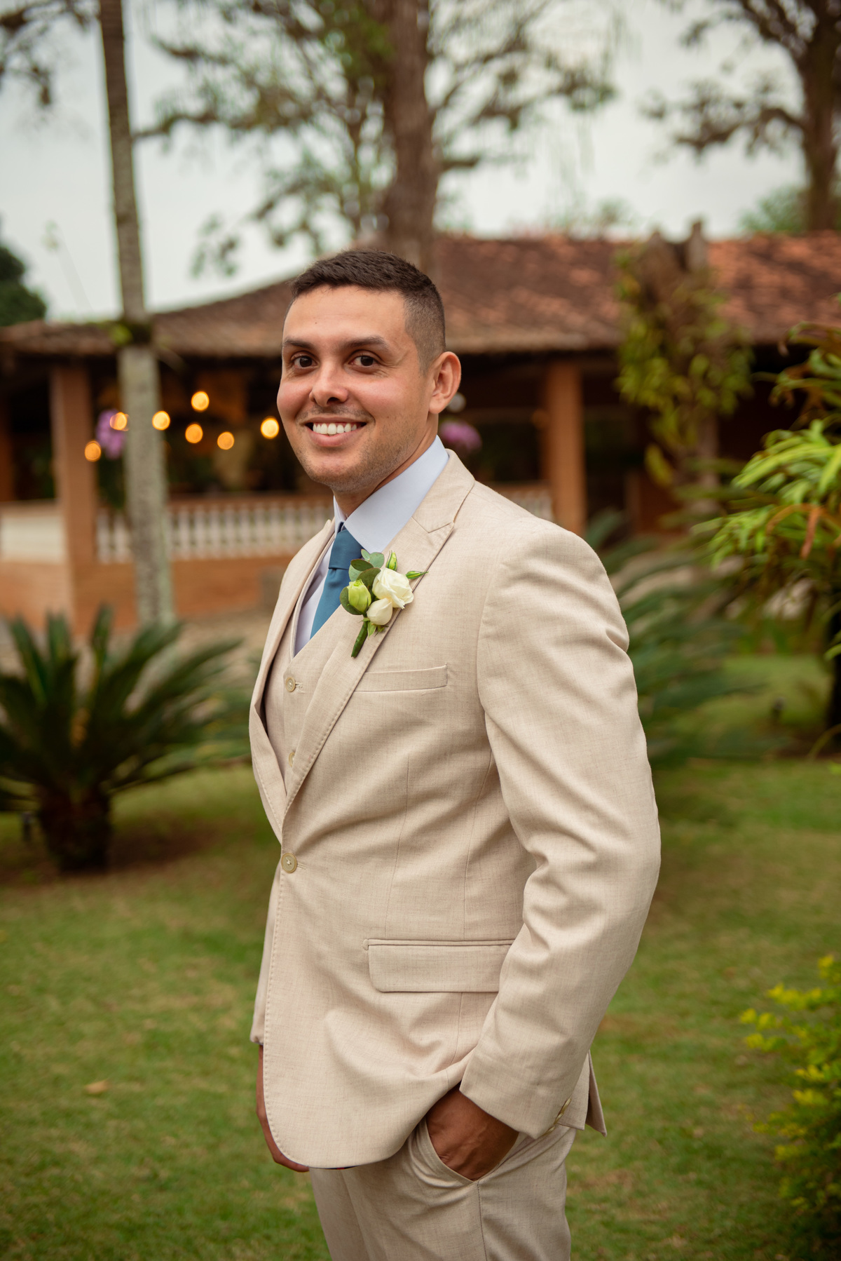 Fotografia de Casamento ao ar livre Bianca e Fernando | Rio de Janeiro - RJ | Fotografo Douglas Felicio Especialista em casamentos |  noivo pronto