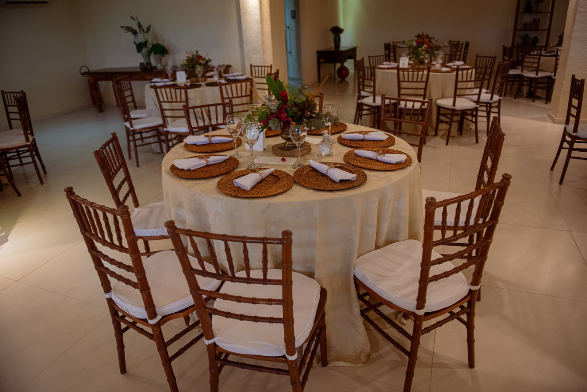Fotografia de Casamento ao ar livre Bianca e Fernando | Rio de Janeiro - RJ | Fotografo Douglas Felicio Especialista em casamentos |  mesa de convidados