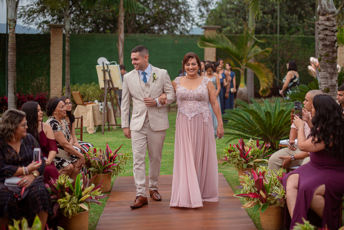 Fotografia de Casamento ao ar livre Bianca e Fernando | Rio de Janeiro - RJ | Fotografo Douglas Felicio Especialista em casamentos |  trage doi noivo