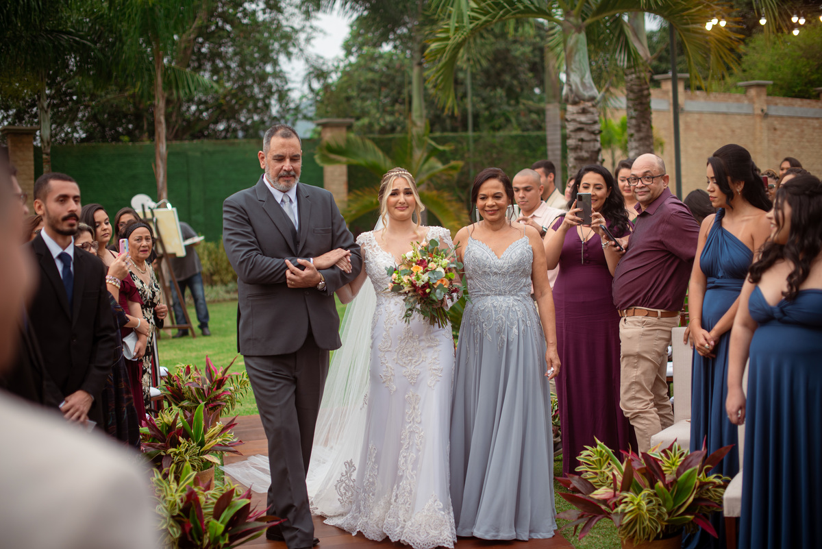 Fotografia de Casamento ao ar livre Bianca e Fernando | Rio de Janeiro - RJ | Fotografo Douglas Felicio Especialista em casamentos | pai da noiva