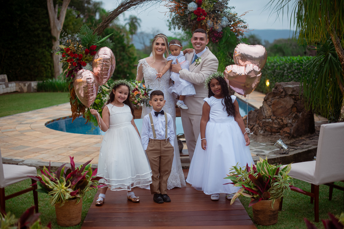 Fotografia de Casamento ao ar livre Bianca e Fernando | Rio de Janeiro - RJ | Fotografo Douglas Felicio Especialista em casamentos | desenho da cerimonia ao vivo damas e pajens 