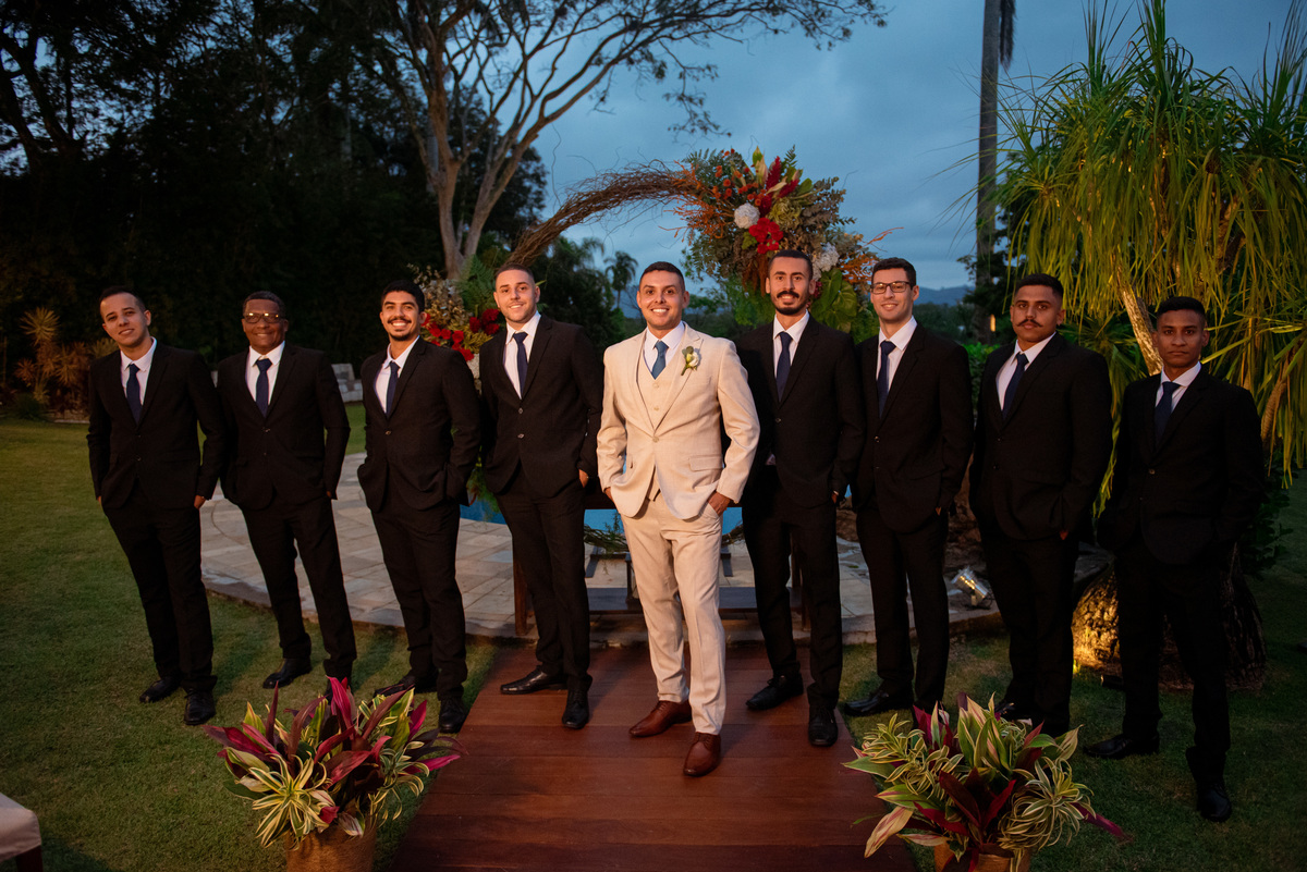 Fotografia de Casamento ao ar livre Bianca e Fernando | Rio de Janeiro - RJ | Fotografo Douglas Felicio Especialista em casamentos |  padrinhos fotos protocolares